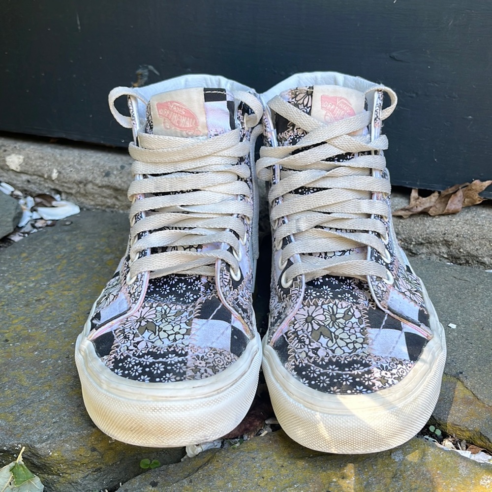 Vans Hightop Sneakers SK8-HI Patchwork Floral canvas, womens 6, mens 4.5